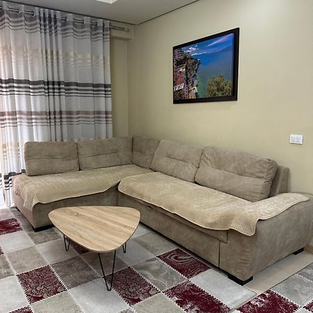 Kevin'S Apartment Delijorgj Тирана Экстерьер фото